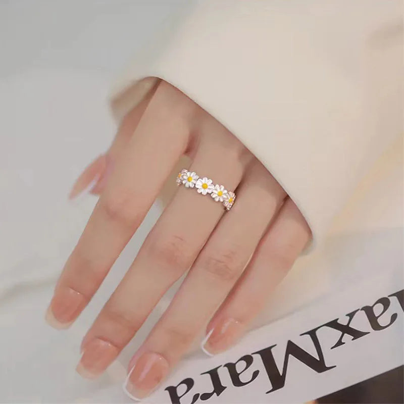 Cute Daisy Flowers Rings For Women Sweet Girls Exquisite Enamel Sunflower Open Ring 2022 Korea New Trend Jewelry Wedding Gift Leedoar