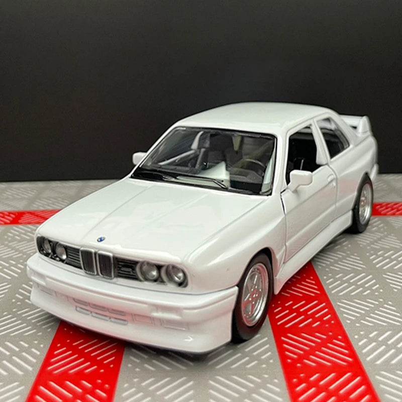 1/36 BMW M3 1987 Alloy Toys Car Model Metal Diecasts Toy Vehicles Authentic Exquisite Interior Pull Back 2 Door Opened Kids Gift Leedoar