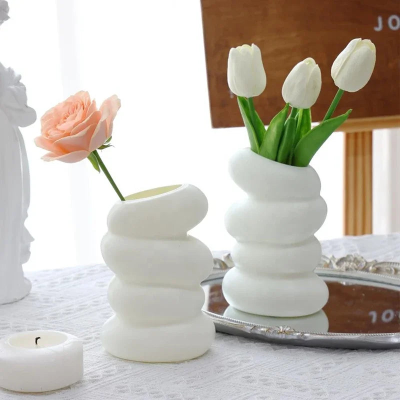 1 jarrón de plástico blanco en espiral, contenedor creativo nórdico para arreglos florales, para cocina, sala de estar, dormitorio, decoración del hogar 