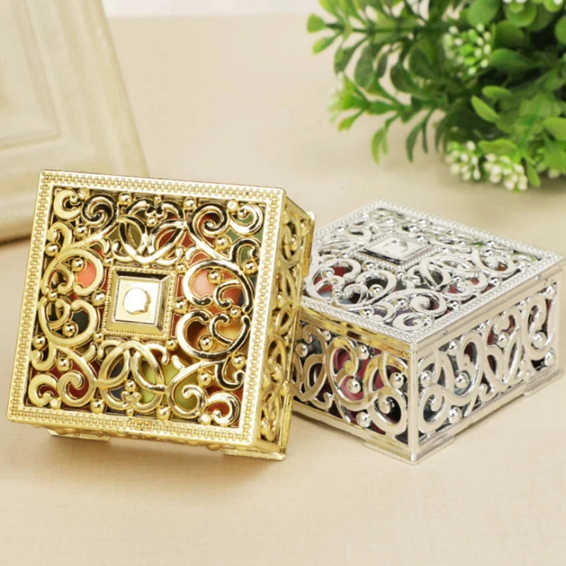 2 PCs Mini Treasure Storage Jewelry Box Prata-cor Hollow Flower Pattern Caixas de jóias para colar Brinco Anel 