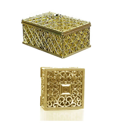 2 piezas Mini caja de almacenamiento de tesoros Caja de joyería con patrón de flores huecas de color plateado Cajas para collares Pendientes Anillos 