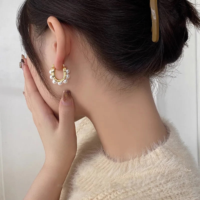 2023 New Arrival Retro Elegant Imitation Pearl Oval Hoop Earrings For Women Fashion Classic Geometric Jewelry Gifts Leedoar