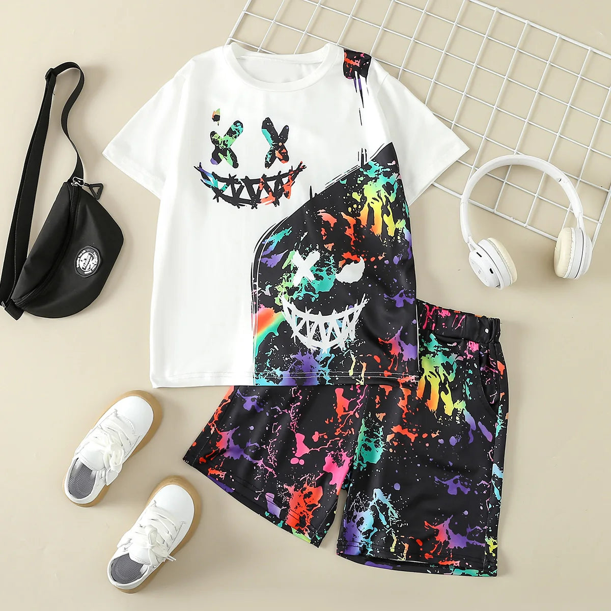 2024 Summer Trend Cool and Breathable Black and Color Matching Smiley Face Thin Sports T-shirt Suitable for Casual Outdoor Play Leedoar