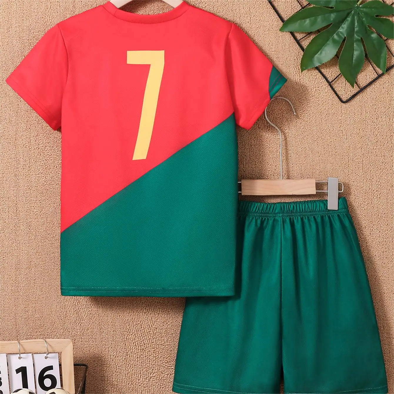 2024 Youth and Children Red and Green Splicing Color No. 7 Legend Quick-drying Sports Football Suit Set Leedoar