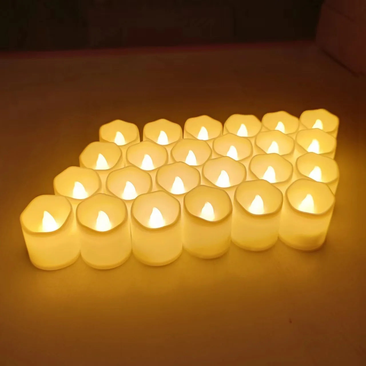 Juego de 24 velas LED sin llama, velas LED creativas para té, velas blancas cálidas sin llama, velas decorativas para Halloween y Navidad 