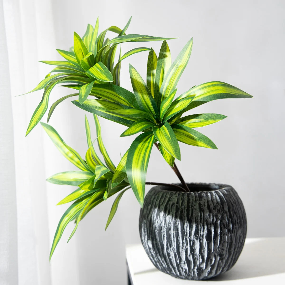 Palmera artificial de 3 cabezas de 36 cm, rama de bambú de plástico, plantas tropicales en maceta, césped falso para el hogar, escritorio, decoración de pared 