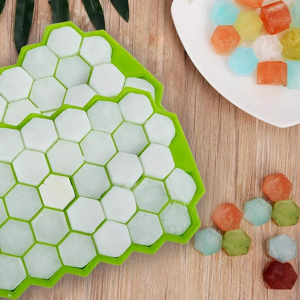 37 Compartment Honeycomb Ice Compartment Molds Jelly Ice Cube Tray with Lid Honeycomb Ice Cube Ice Box Moulds Leedoar