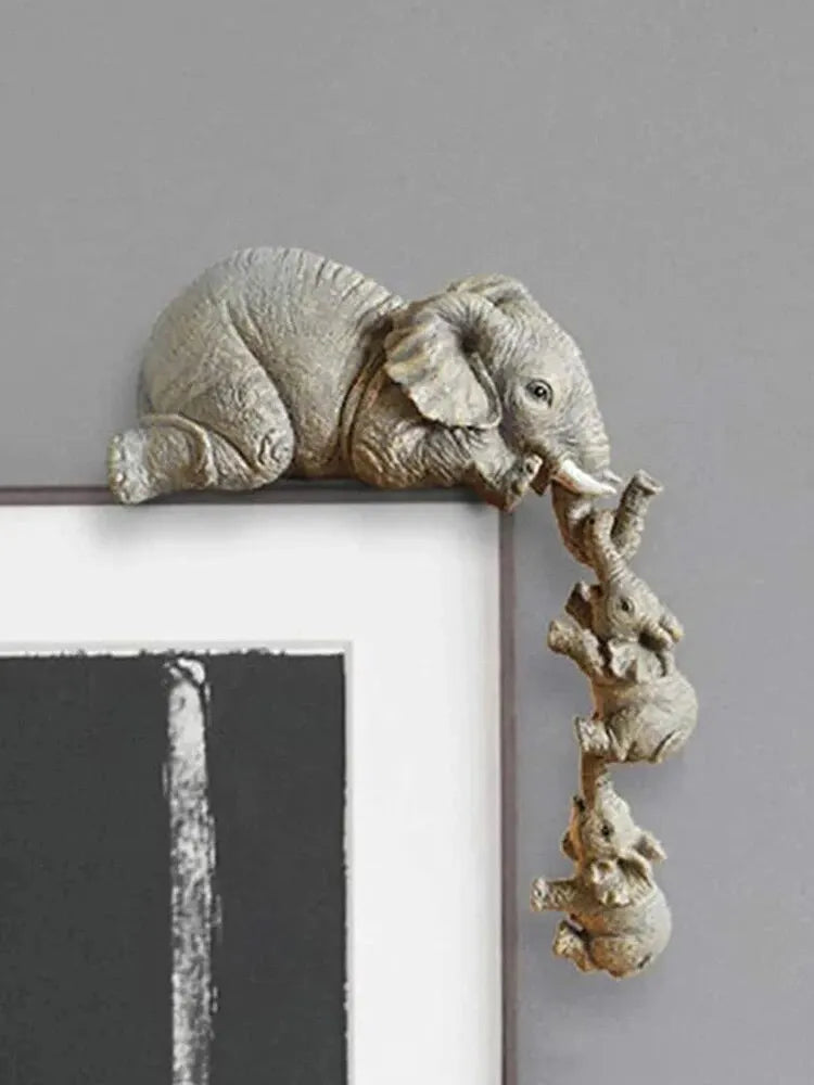 3PCS/set Elephant Sitter Hand-Painted Figurines,Full Size Mother and Two Babies Hanging Off The Edge of a Shelf Or Table,Resin Leedoar