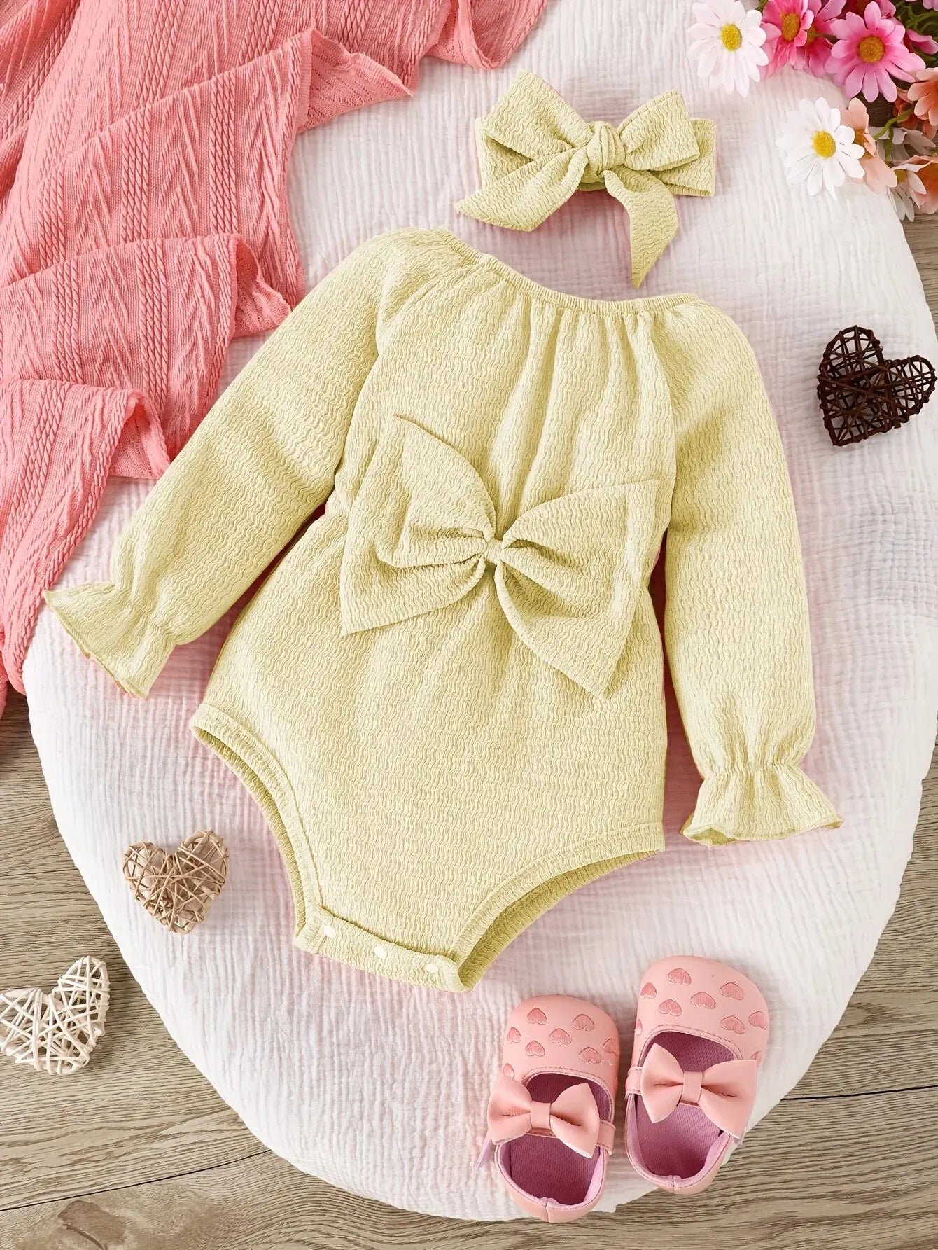 Baby Baby Spring and Autumn Cute Fashion Sweet Foreign Style Bow Pink Long Sleeve Onesie + Kerchief Baby Two-piece Set Leedoar