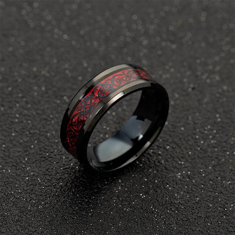 Anillo de boda clásico de tungsteno negro de 8 mm con diseño de dragón celta para hombre, de acero inoxidable y fibra de carbono roja 