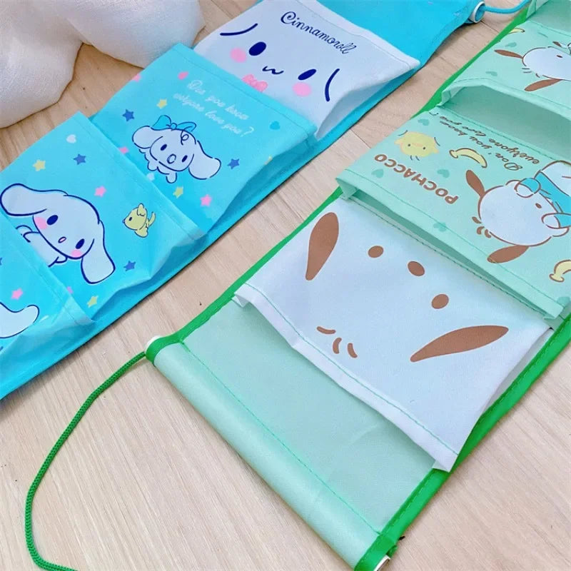 Bolsa de armazenamento criativa para pendurar na parede, bolsa Sanrioed, desenho animado Kuromi Cinnamoroll, bolsa Pochacco com vários compartimentos, bolsa para diversos itens 