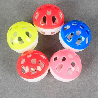 Cute cat toy ball Sound bell interactive cat toy multi-colored plastic hollow toy ball Pet supplies Leedoar