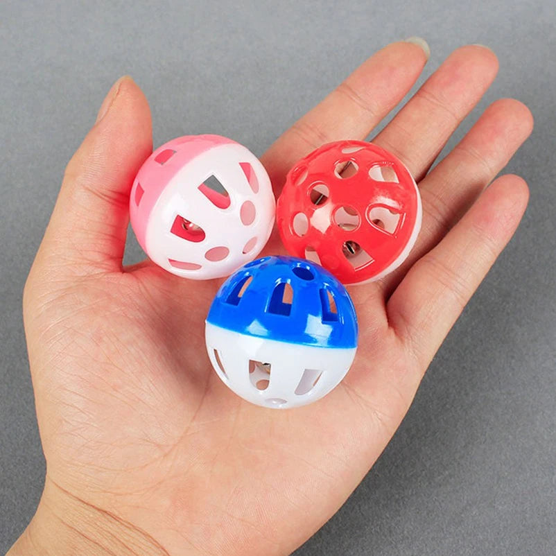 Cute cat toy ball Sound bell interactive cat toy multi-colored plastic hollow toy ball Pet supplies Leedoar