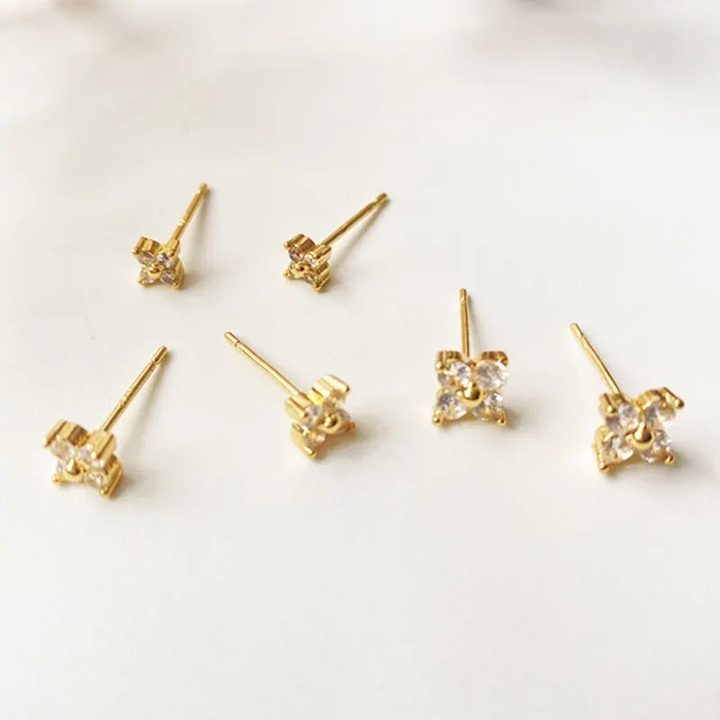 Exquisite Small Round Cubic Zirconia Flower Shape Stud Gold Color Earring for Women Simple Party Wedding Fashion Jewelry Leedoar