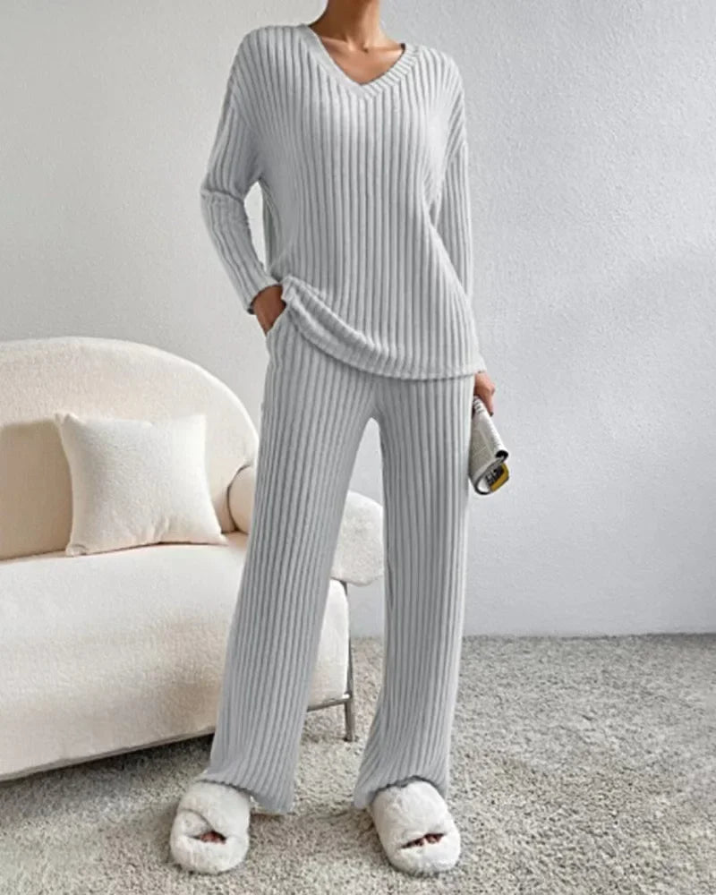 Fashionable Casual Women's Knitwear Set 2023 Autumn New Style Straight-leg Pants Loose-fit V-neck Ribbed Knit Coords