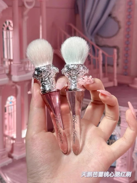 Flower Knows Swan Ballet Strawberry Rococo Blush Spot Brush Brocha de lana esponjosa para maquillaje Acondicionador Herramienta de maquillaje Flowers Knows 