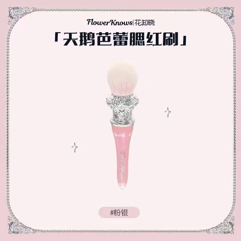 Flower Knows Swan Ballet Strawberry Rococo Blush Spot Brush Brocha de lana esponjosa para maquillaje Acondicionador Herramienta de maquillaje Flowers Knows 