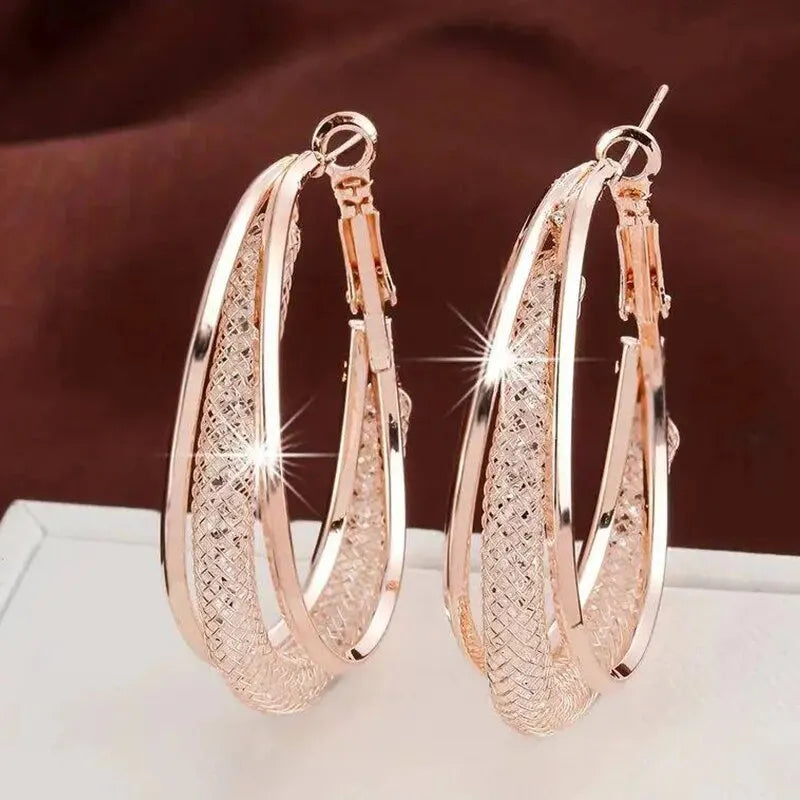 Gold Color Crystal Stone Hoop Earrings Twisted Metal Shape Silver Plating New Fashion Women Earrings Party Jewelry Birthday Gift Leedoar