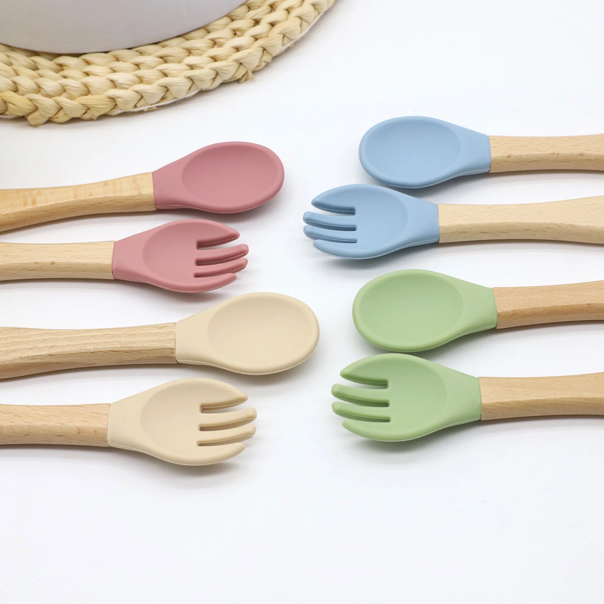 Hot selling food grade silicone wooden handle spoon and fork set for complementary food feeding training spoon and fork Leedoar