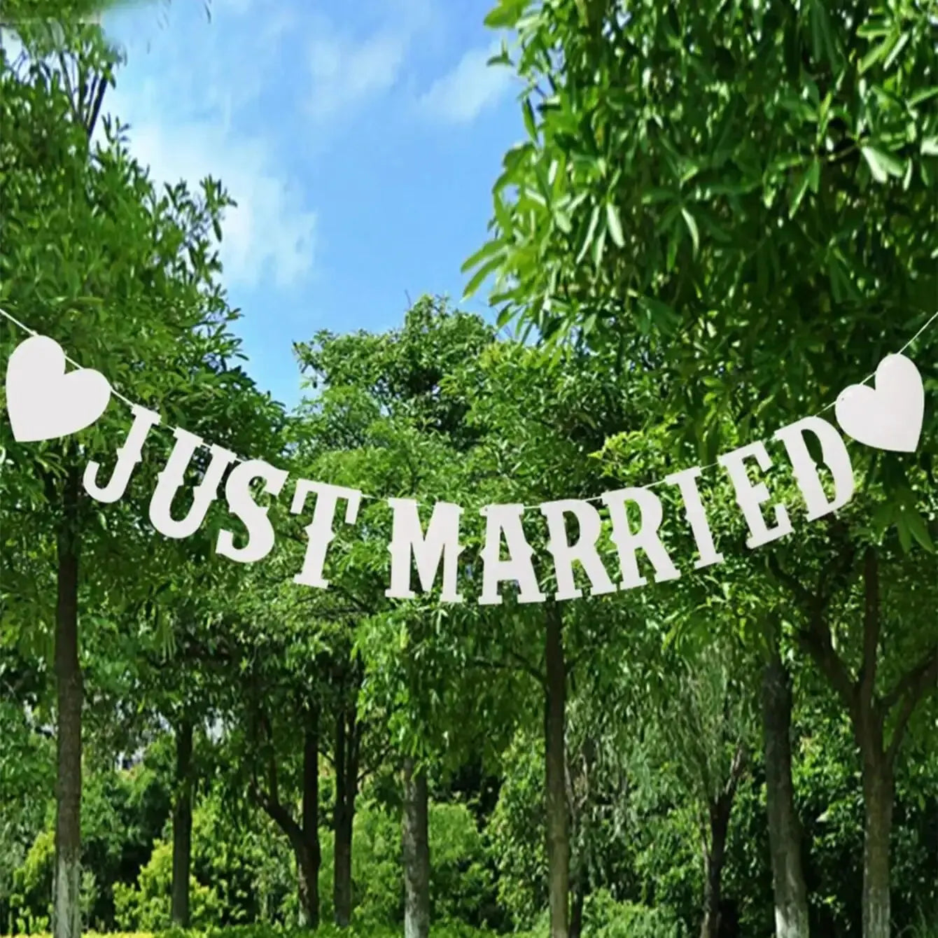 Just Married White Love Pull Flag, Banner Pull Flowers, Wedding Party Pull Flag, Wedding Shooting Props Leedoar