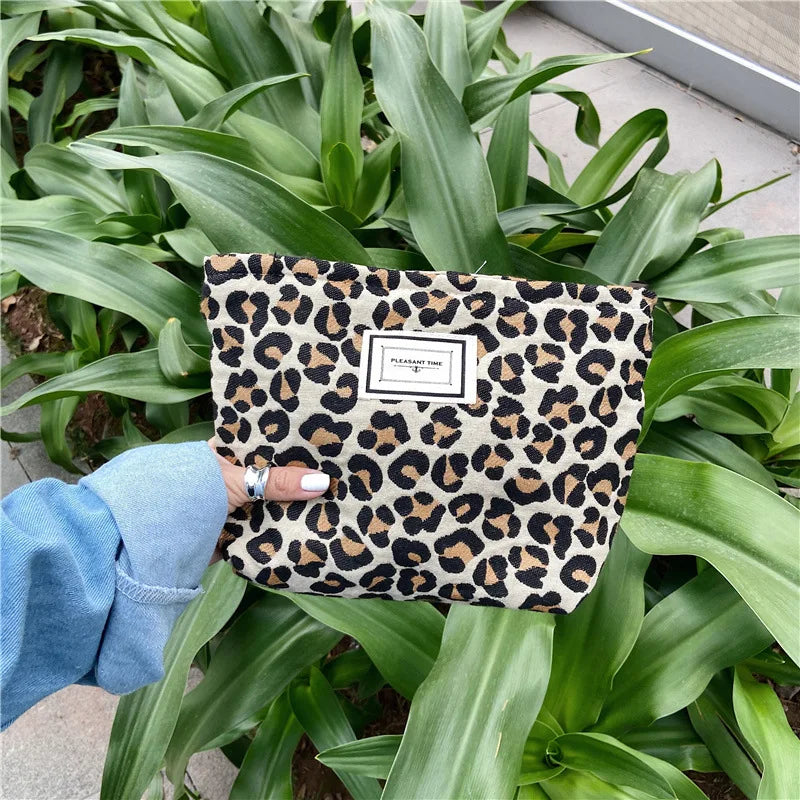 Large Women Leopard Cosmetic Bag Canvas Waterproof Zipper Make Up Bag Travel Washing Makeup Organizer Beauty Case Leedoar