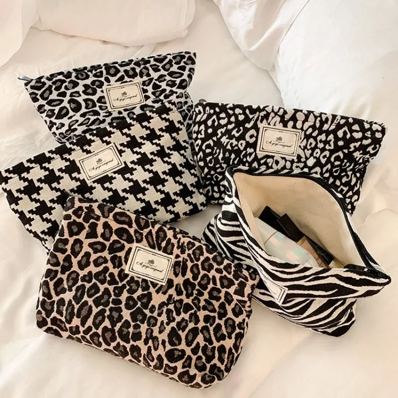 Grande bolsa de cosméticos de leopardo para mulheres, bolsa de maquiagem de lona com zíper espessante para celular, organizador de maquiagem para viagem e lavagem, estojo de beleza 