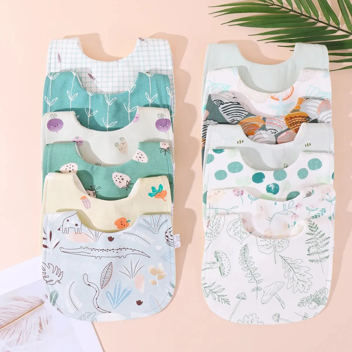 Random 3pcs Baby Bibs Burp Cloths Bibs Soft Cotton Adjustable Bib U Shape Newborn Feeding Bibs Infants Saliva Towel Leedoar