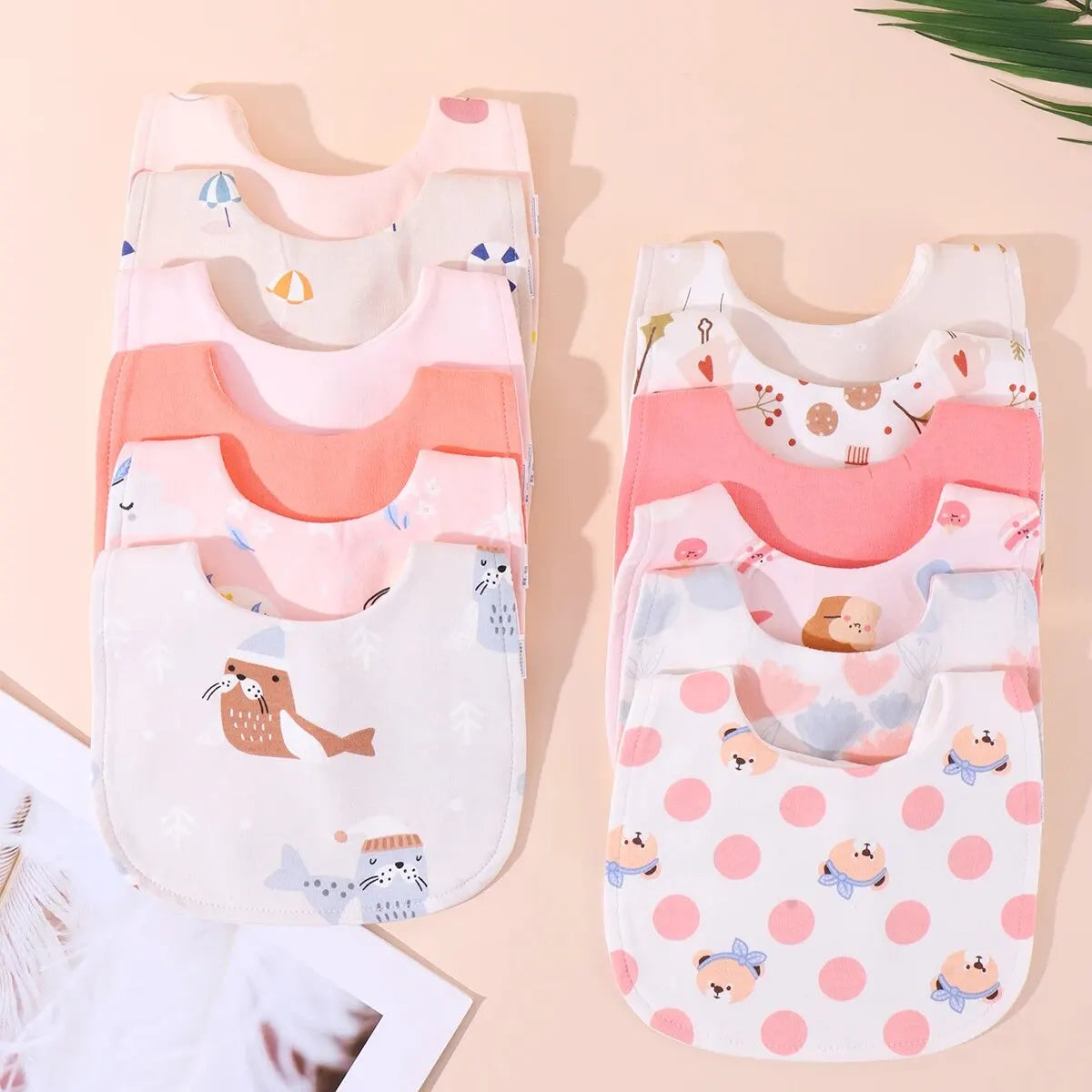 Random 3pcs Baby Bibs Burp Cloths Bibs Soft Cotton Adjustable Bib U Shape Newborn Feeding Bibs Infants Saliva Towel Leedoar