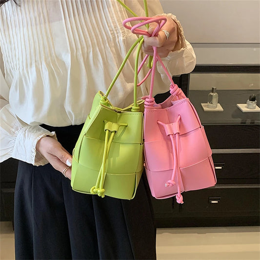 Bolsos de cubo de cuero de PU suave y pequeño con tejido de moda para mujer, bolso cruzado de diseñador, bolsos y carteras de lujo para dama 