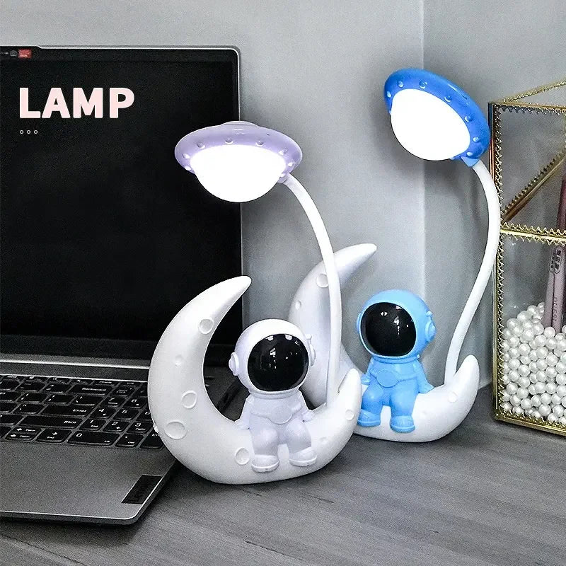 New Design Astronaut Moon Night Light Decoration Spaceman LED Desk Lamp Practical Ambient Light Suitable for Bedroom Leedoar