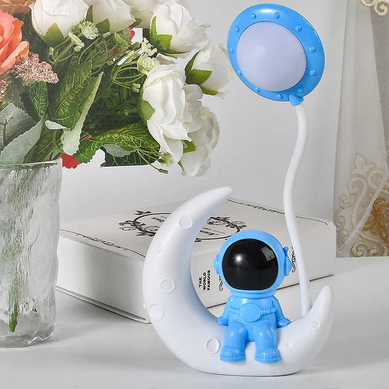 New Design Astronaut Moon Night Light Decoration Spaceman LED Desk Lamp Practical Ambient Light Suitable for Bedroom Leedoar