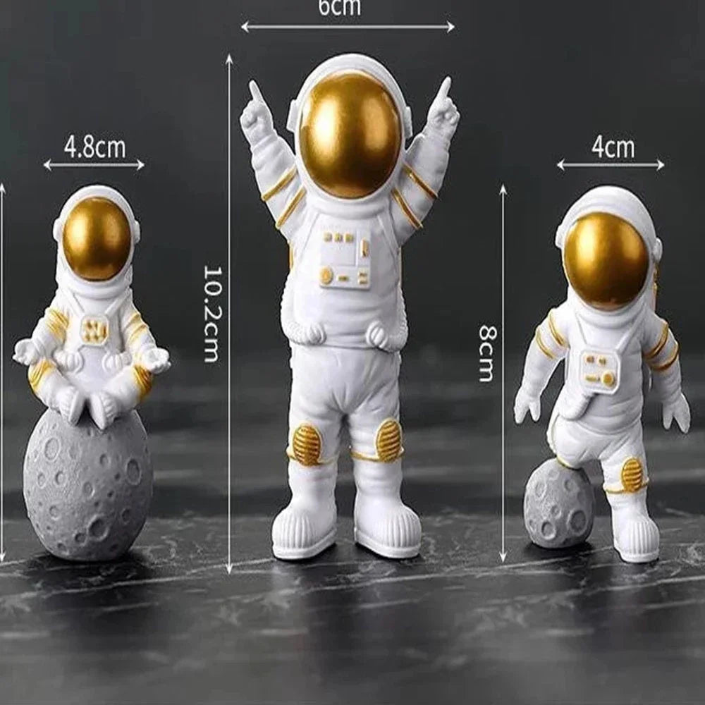 4 pcs Astronaut Figure Statue Figurine Spaceman Sculpture Educational Toy Desktop Home Decoration Astronaut Model For Kids Gift Leedoar