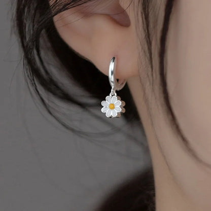 Silver Color Sweet Daisy Flower Hoop Earring for Women Natural Style Fresh Sunflower Huggie New Trendy Jewelry Accessories Leedoar