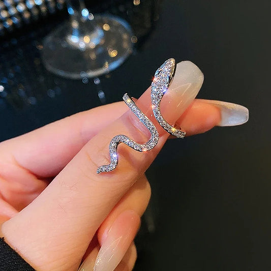 Anillo de serpiente con microincrustaciones de circonitas, anillo pequeño para dedo índice de moda de diseñador de minorías femeninas 