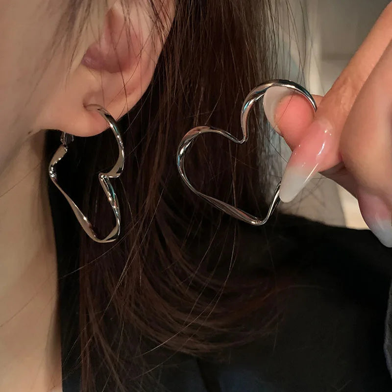 Trendy 1Pair Lovely Women Fashion Personality Exaggerated Hollow Heart Design Earring Cuff For Girl Birthday Jewelry Gift Leedoar