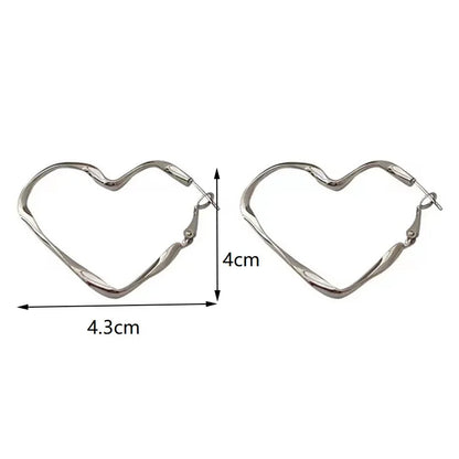 Trendy 1Pair Lovely Women Fashion Personality Exaggerated Hollow Heart Design Earring Cuff For Girl Birthday Jewelry Gift Leedoar