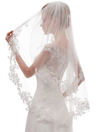 Women's Short 2 Tier Lace Wedding Bridal Veil With Comb