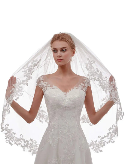 Women's Short 2 Tier Lace Wedding Bridal Veil With Comb